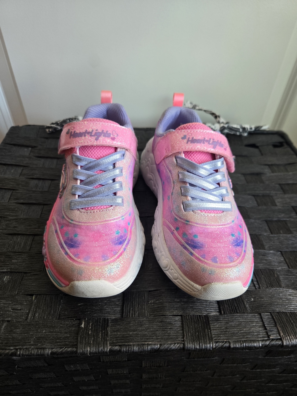 Girls Pink Light-Up Heart Accent Sneakers Size 12 - Picture 2 of 5